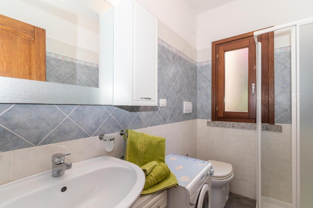 Appartamento Con Piscina 03 Trinita d'Agultu e Vignola Bagian luar foto