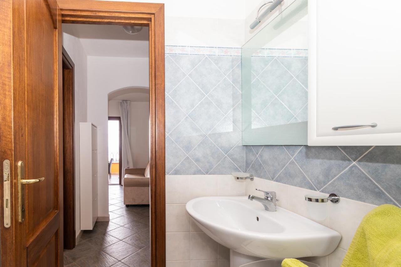 Appartamento Con Piscina 03 Trinita d'Agultu e Vignola Bagian luar foto